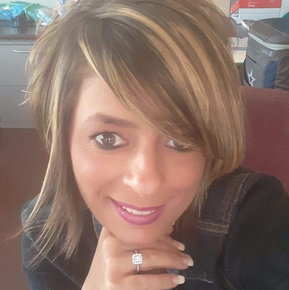 Meet your Posher, Angela - Picture 1 of 1